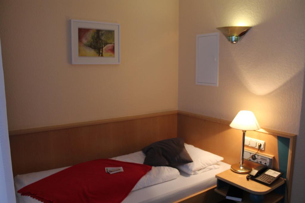 Hotel An Der Stadtmauer Mühlhausen Quarto foto